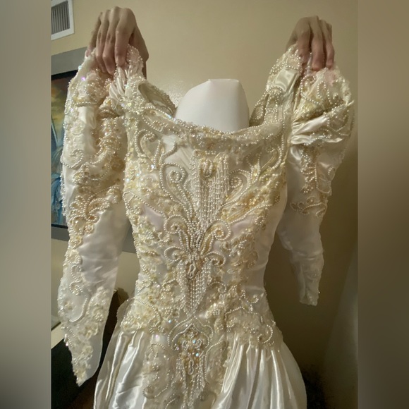Vintage Wedding Dress worn ounce in 1992 - Picture 3 of 13